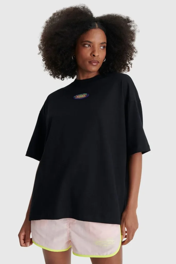 Camiseta preta BAW