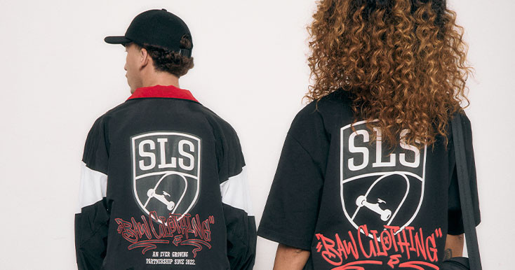 Modelos usando camisas da marca SLS e Raw Clothing