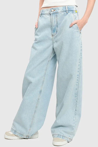 Calça jeans ampla degradê azul claro casual feminina