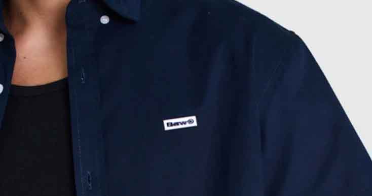 Camisa azul marinho com logo Brav